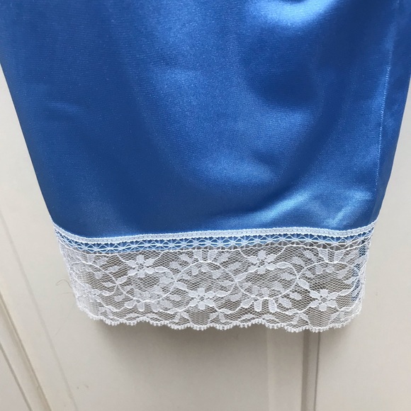 Sleepwear Silky Top and Pants. Light blue Size: Medium - Picture 8 of 8